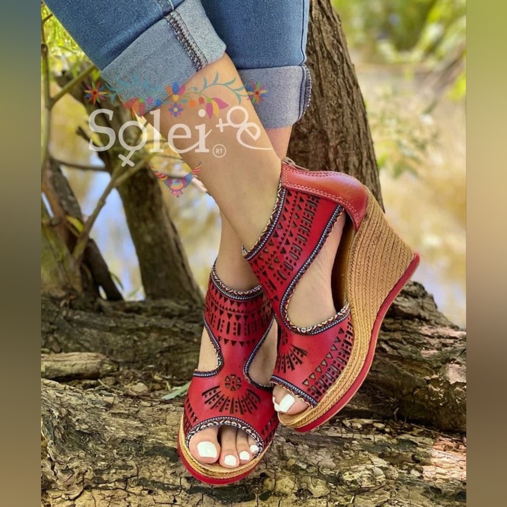 SOLEI LEATHER HUARACHE PLATFORM SANDAL 8 - Picture 3 of 5